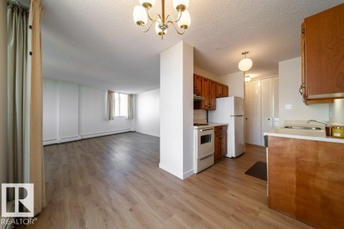 1101 12141 Jasper Avenue, Edmonton, AB - Indoor Photo Showing Kitchen