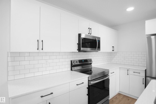 59 19904 31 Avenue, Edmonton, AB - Indoor Photo Showing Kitchen With Upgraded Kitchen