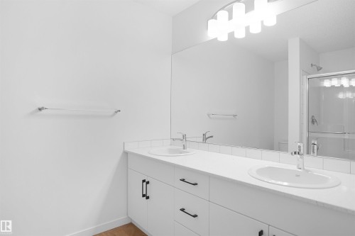 59 19904 31 Avenue, Edmonton, AB - Indoor Photo Showing Bathroom