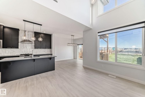 9411 Pear Crescent, Edmonton, AB - Indoor Photo Showing Kitchen With Upgraded Kitchen