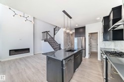 9411 PEAR Crescent Edmonton, AB T6X 2Z4