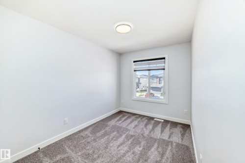 9411 Pear Crescent, Edmonton, AB - Indoor Photo Showing Other Room