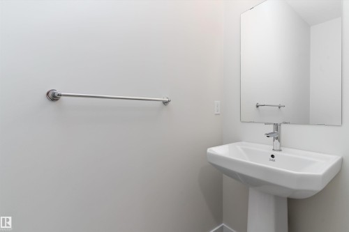 112 Edgemont Wynd Nw, Edmonton, AB - Indoor Photo Showing Bathroom