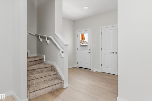 112 Edgemont Wynd Nw, Edmonton, AB - Indoor Photo Showing Other Room
