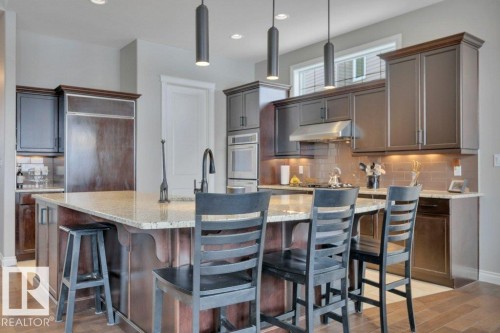 3262 Whitelaw Drive, Edmonton, AB - Indoor Photo Showing Kitchen With Upgraded Kitchen