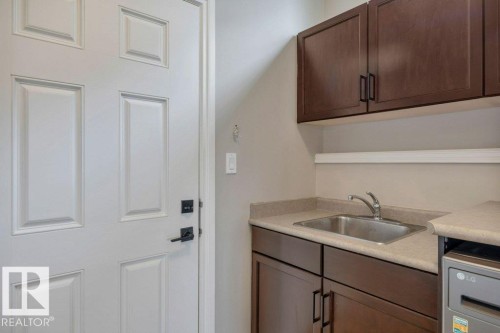 3262 Whitelaw Drive, Edmonton, AB - Indoor