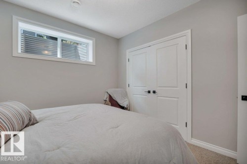 3262 Whitelaw Drive, Edmonton, AB - Indoor Photo Showing Bedroom