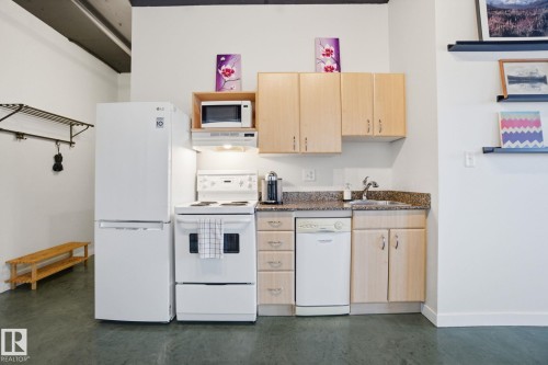 509 10024 Jasper Avenue, Edmonton, AB - Indoor Photo Showing Kitchen