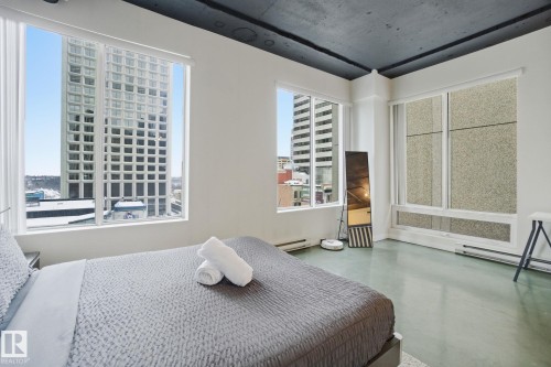 509 10024 Jasper Avenue, Edmonton, AB - Indoor Photo Showing Bedroom