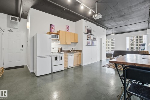 509 10024 Jasper Avenue, Edmonton, AB - Indoor Photo Showing Kitchen