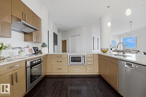 3502 10152 104 Street, Edmonton, AB - Indoor Photo Showing Kitchen With Upgraded Kitchen