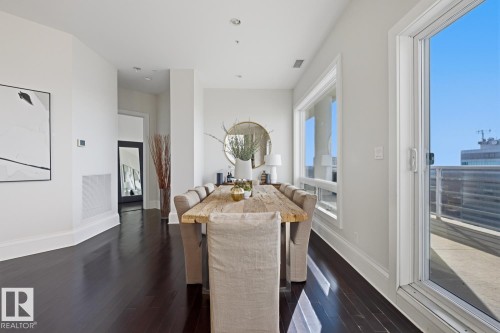 3502 10152 104 Street, Edmonton, AB - Indoor