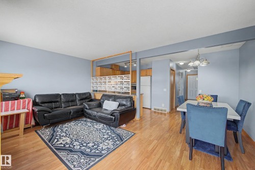 79 16823 84 Street, Edmonton, AB - Indoor Photo Showing Living Room