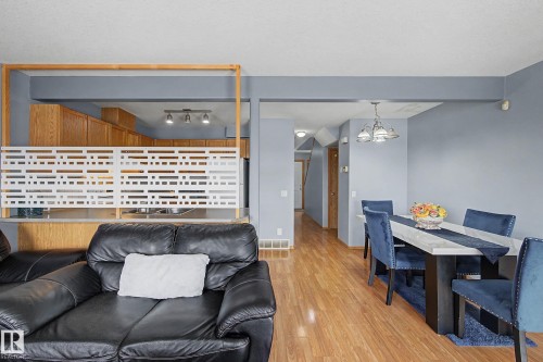 79 16823 84 Street, Edmonton, AB - Indoor Photo Showing Living Room