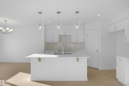 903 19 Avenue, Edmonton, AB - Indoor Photo Showing Kitchen With Upgraded Kitchen