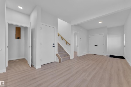 9531/ 9533 115 Ave, Edmonton, AB - Indoor Photo Showing Other Room