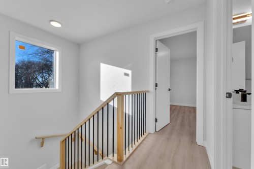 9531/ 9533 115 Ave, Edmonton, AB - Indoor Photo Showing Other Room