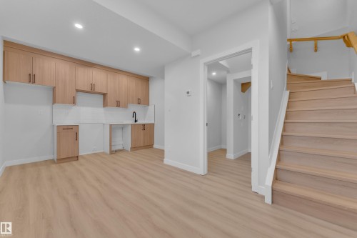 9531/ 9533 115 Ave, Edmonton, AB - Indoor Photo Showing Kitchen