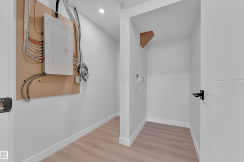 9531/ 9533 115 Ave, Edmonton, AB - Indoor