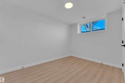 9531/ 9533 115 Ave, Edmonton, AB - Indoor Photo Showing Other Room