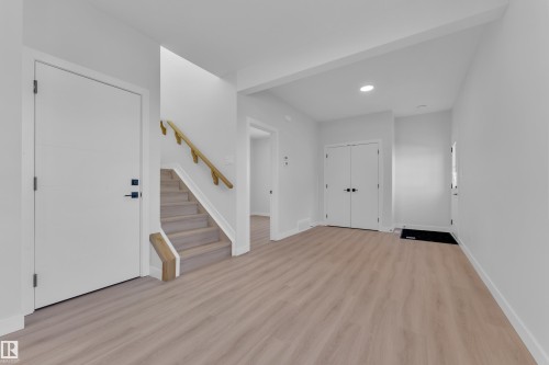 9531/ 9533 115 Ave, Edmonton, AB - Indoor Photo Showing Other Room