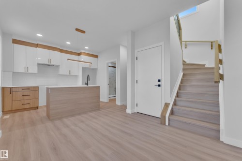 9531/ 9533 115 Ave, Edmonton, AB - Indoor Photo Showing Kitchen