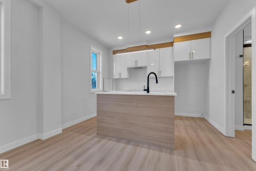 9531/ 9533 115 Ave, Edmonton, AB - Indoor Photo Showing Other Room
