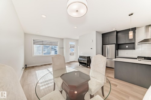 4005 Hawthorn Link Link, Edmonton, AB - Indoor