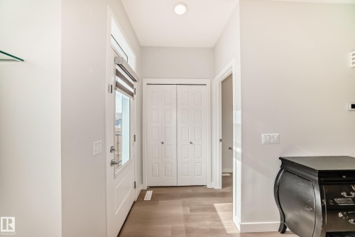 4005 Hawthorn Link Link, Edmonton, AB - Indoor