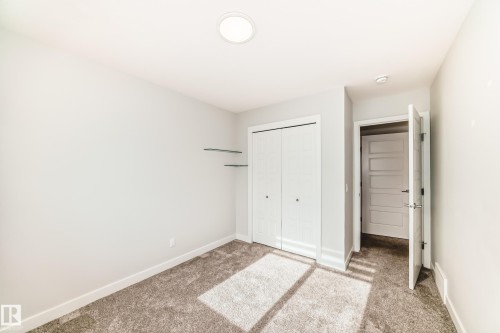 4005 Hawthorn Link Link, Edmonton, AB - Indoor Photo Showing Other Room