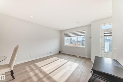 4005 Hawthorn Link Link, Edmonton, AB - Indoor Photo Showing Other Room