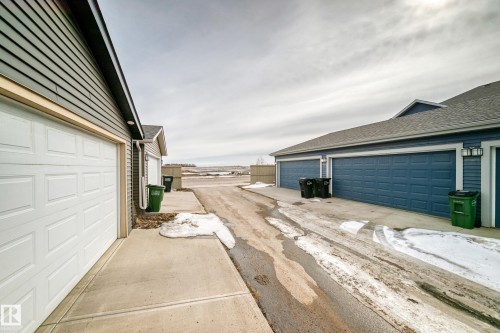 4005 Hawthorn Link Link, Edmonton, AB - Outdoor With Exterior