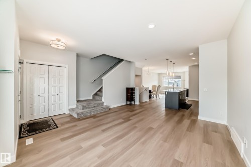 4005 Hawthorn Link Link, Edmonton, AB - Indoor