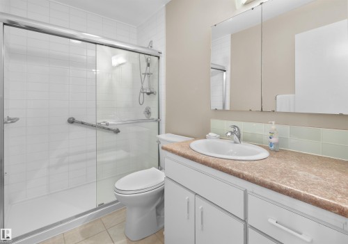 10928 36A Avenue, Edmonton, AB - Indoor Photo Showing Bathroom