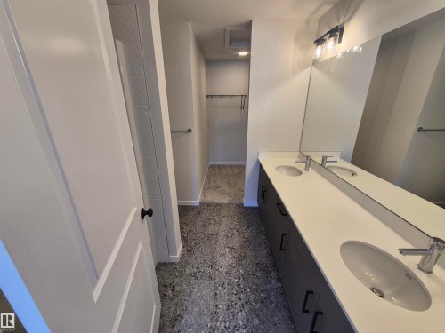 1184 South Creek Wynd, Stony Plain, AB - Indoor Photo Showing Bathroom