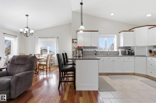 25 Briarwood Point(E), Stony Plain, AB - Indoor Photo Showing Kitchen