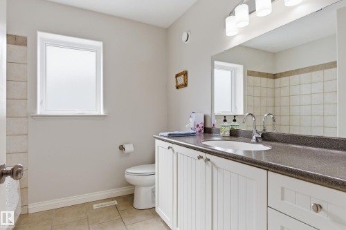 25 Briarwood Point(E), Stony Plain, AB - Indoor Photo Showing Bathroom