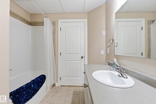 25 Briarwood Point(E), Stony Plain, AB - Indoor Photo Showing Bathroom