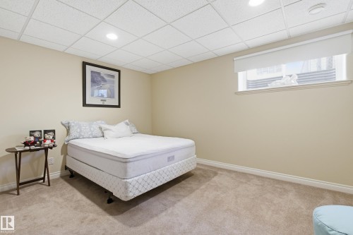 25 Briarwood Point(E), Stony Plain, AB - Indoor Photo Showing Bedroom