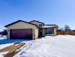8703 102 Avenue Morinville, AB T8R 1B7