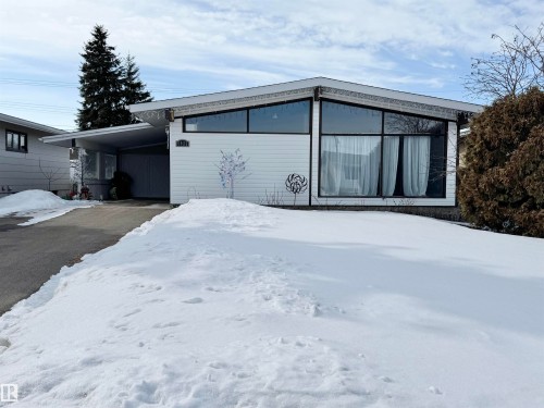 5922 50 Street  Vegreville, AB T9C 1H4