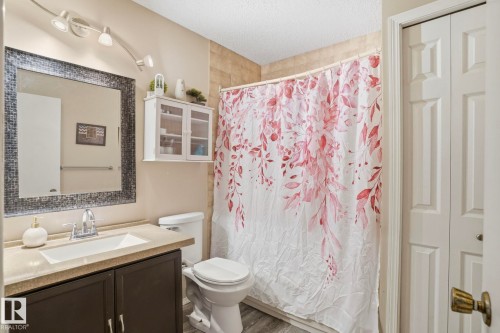 18727 80 Avenue, Edmonton, AB - Indoor Photo Showing Bathroom