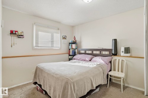 18727 80 Avenue, Edmonton, AB - Indoor Photo Showing Bedroom