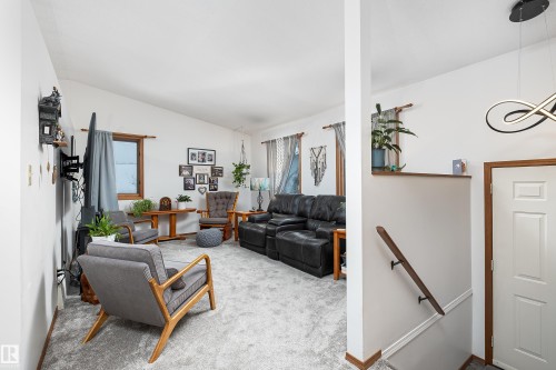 5215 49 Avenue, Onoway, AB - Indoor