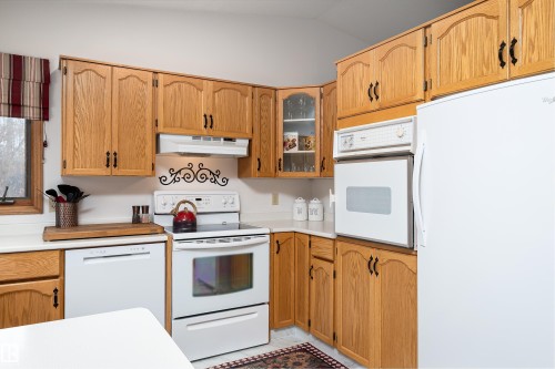 5215 49 Avenue, Onoway, AB - Indoor Photo Showing Kitchen