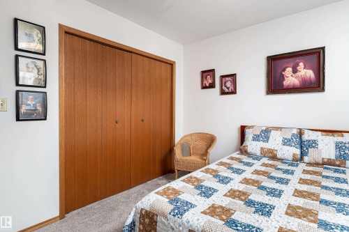 5215 49 Avenue, Onoway, AB - Indoor Photo Showing Bedroom