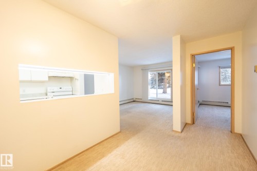 102 6710 158 Avenue  Edmonton, AB T5Z 3A7