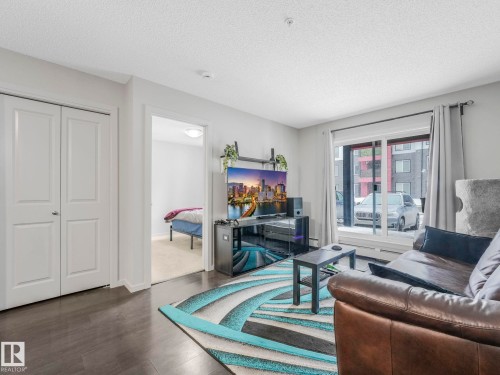 131 344 Windermere Road, Edmonton, AB - Indoor Photo Showing Living Room