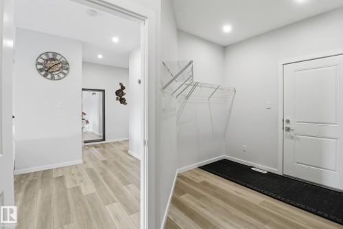 10 Prospect Place, Spruce Grove, AB - Indoor Photo Showing Other Room
