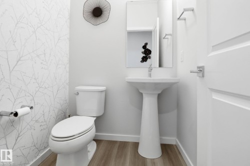 10 Prospect Place, Spruce Grove, AB - Indoor Photo Showing Bathroom